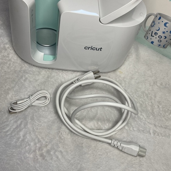 Cricut Mug Press in White and Mint - Picture 16 of 16